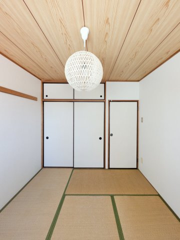 【御幸ビルの和室】