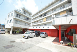 メゾン白鷺レンタルガレージの外観