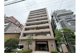 コスモ六角油小路の外観