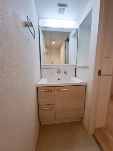 【グランヴィル芦屋西の独立洗面台】