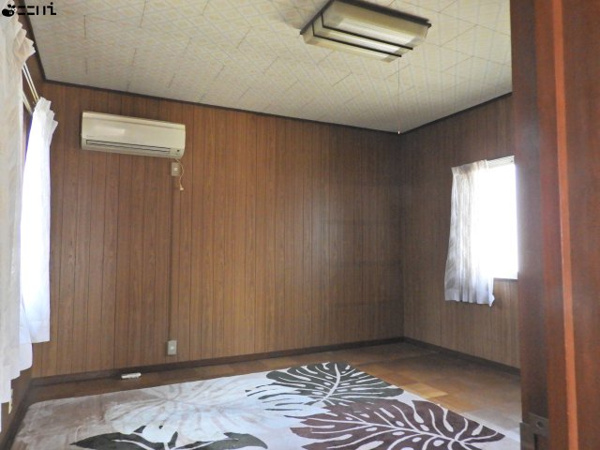 【揖保郡太子町東南／借家の洋室】