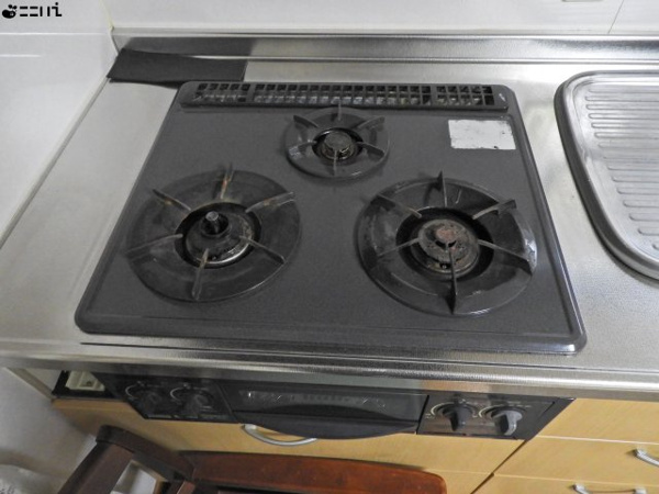 【揖保郡太子町東南／借家のキッチン】