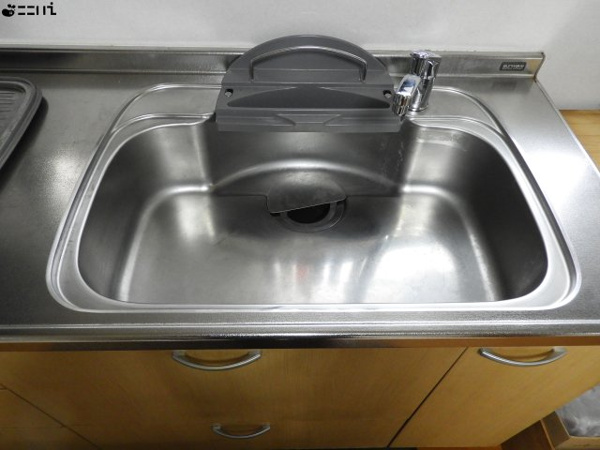 【揖保郡太子町東南／借家のキッチン】