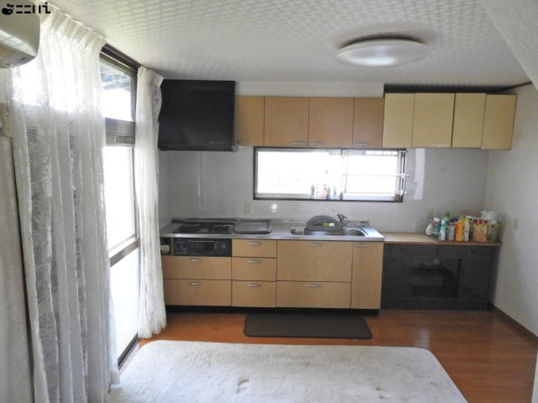 【揖保郡太子町東南／借家のキッチン】