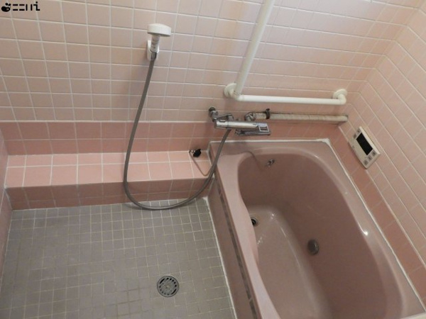 【揖保郡太子町東南／借家の浴室】