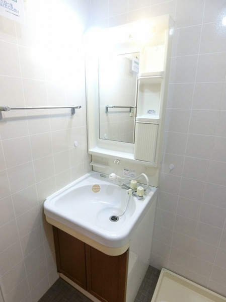 【セゾン高取北の洗面所】