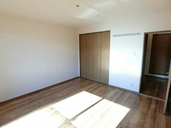 【セゾン高取北の洋室】