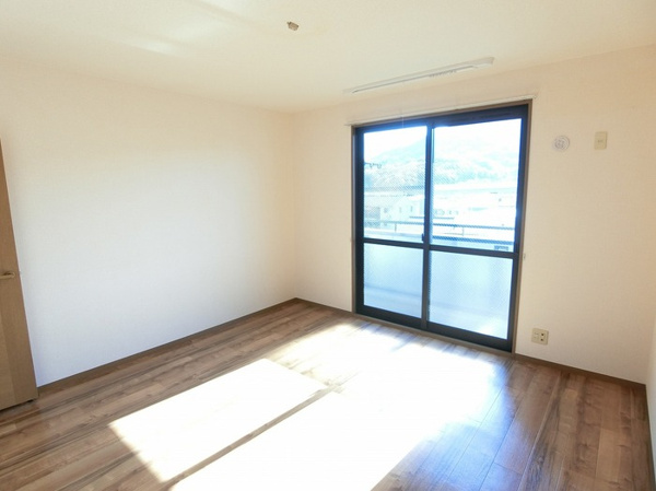 【セゾン高取北の居間】