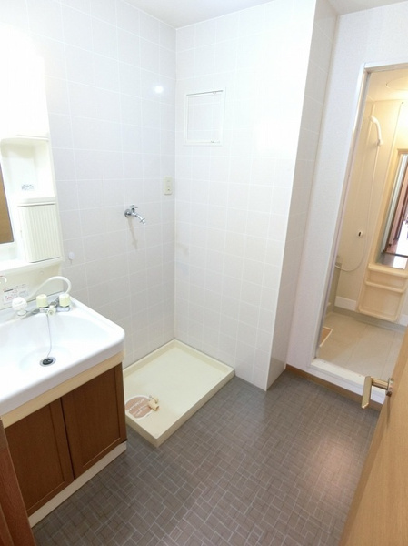 【セゾン高取北の洗面所】