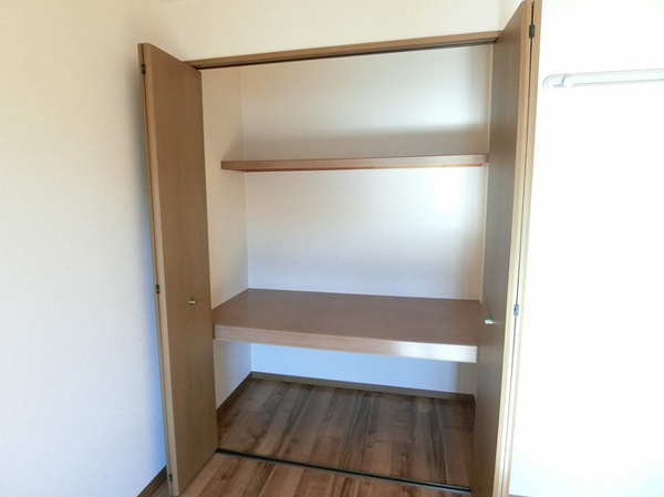 【セゾン高取北の収納】