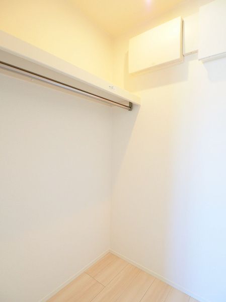 【メゾン　カルムの収納】