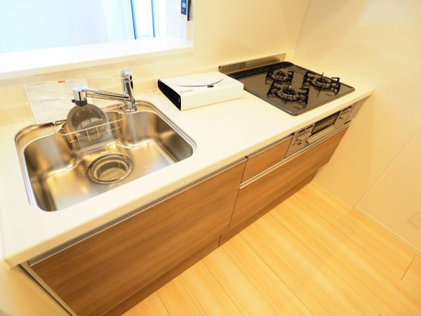 【メゾン　カルムのキッチン】