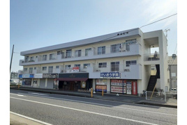 秋山ビルの外観