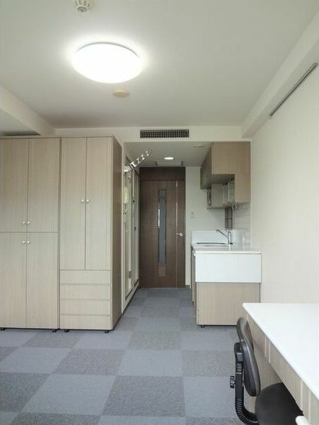 アン・セリジェ壱番館の居間