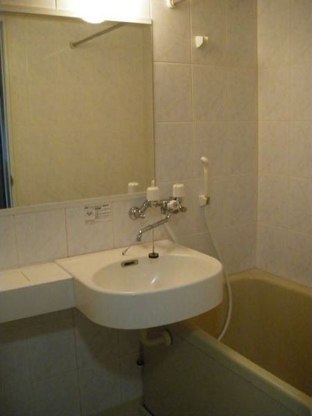 アン・セリジェ壱番館の浴室