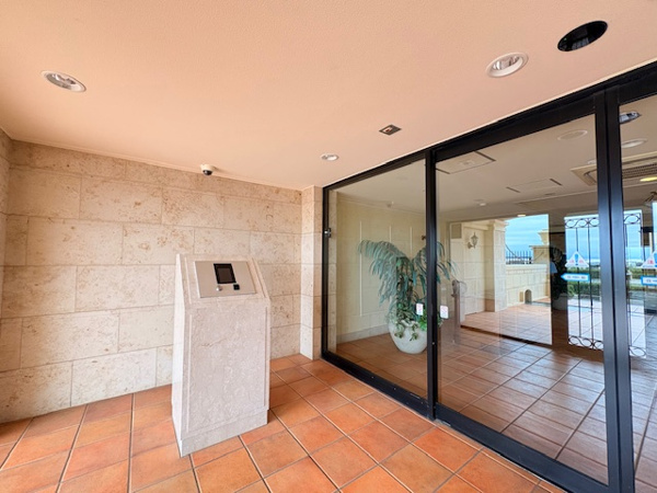 グランシティ湘南海岸マリナージュスクエアのエントランス