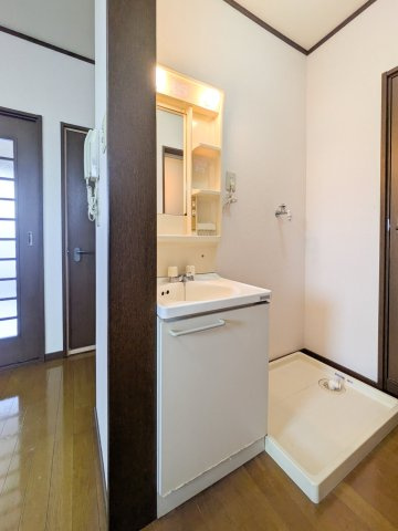 【キャッスルハイツＡ棟の洗面所】