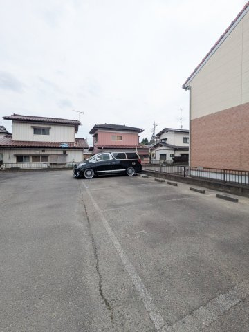 【キャッスルハイツＡ棟の駐車場】