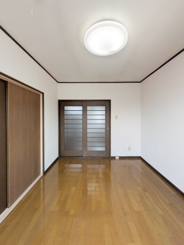 【キャッスルハイツＡ棟の洋室】