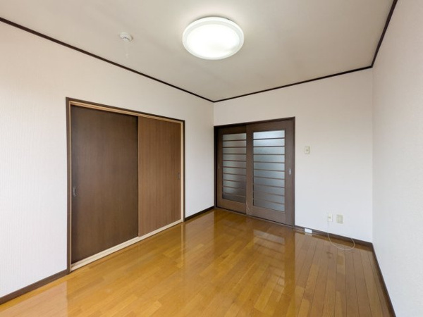 【キャッスルハイツＡ棟の洋室】