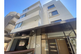 横浜市青葉区市ケ尾町のマンションの外観