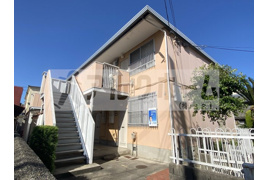 柏原市国分本町のアパートの外観