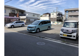 櫻井モータープールの外観