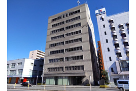 松山パルビルの外観