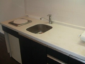 ファミールグラン銀座４丁目オーセンティアのキッチン