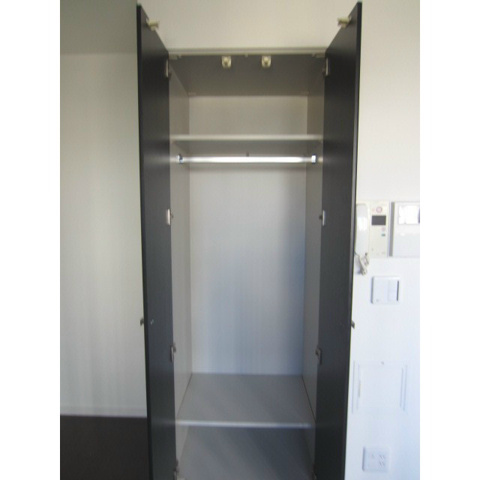 ファミールグラン銀座４丁目オーセンティアの収納