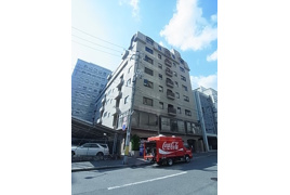 ロイヤル磯上の外観