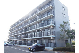 匝瑳市飯倉のマンションの外観