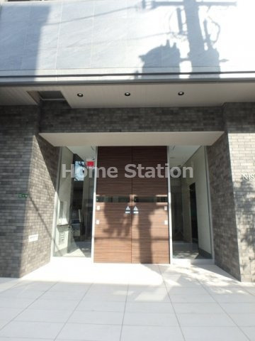 【エスリード西九条レジデンスのエントランス】