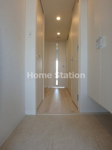 【エスリード西九条レジデンスの玄関】