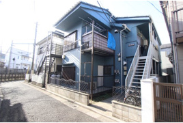 ドミール大泉の外観