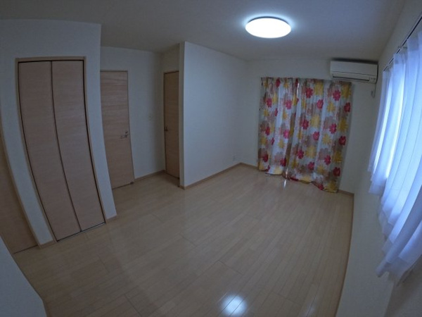 【サン・ガーデン中津東Ⅱの居間】