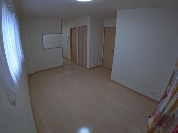 【サン・ガーデン中津東Ⅱの居間】