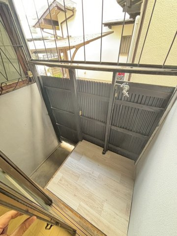 【小西貸家の洗面所】