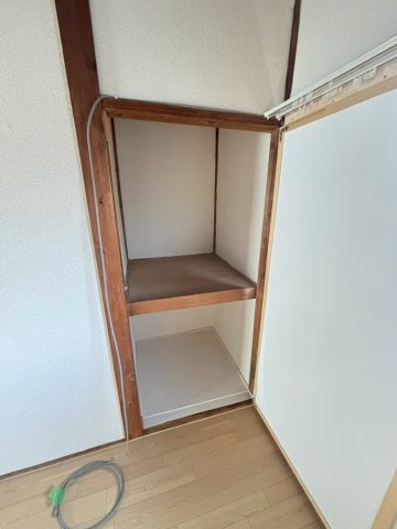 【小西貸家の内装】