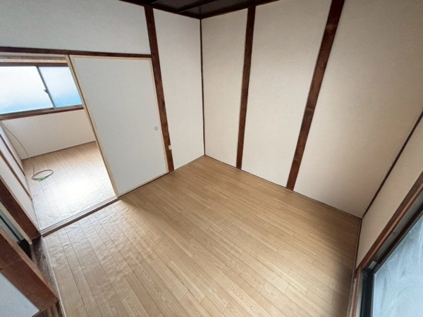 【小西貸家の居間】