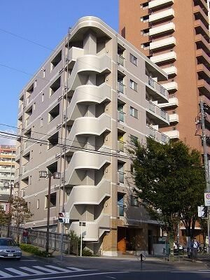 サンファーストの外観