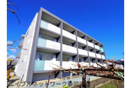 静岡市駿河区中野新田のマンションの外観