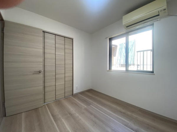 【谷津町貸家の寝室】