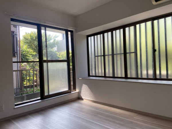 【谷津町貸家の内装】