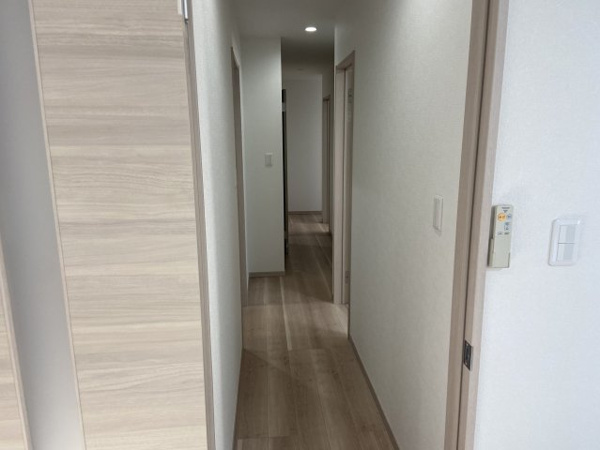 【谷津町貸家の内装】