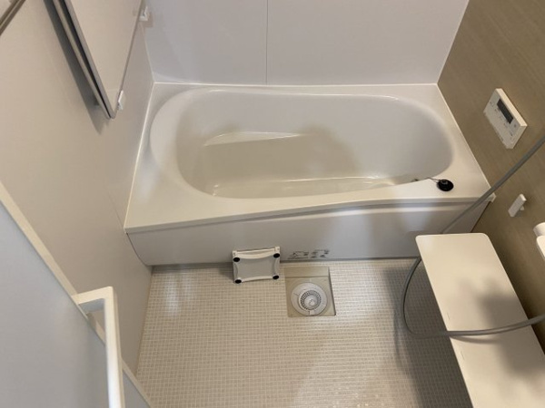 【谷津町貸家の浴室】