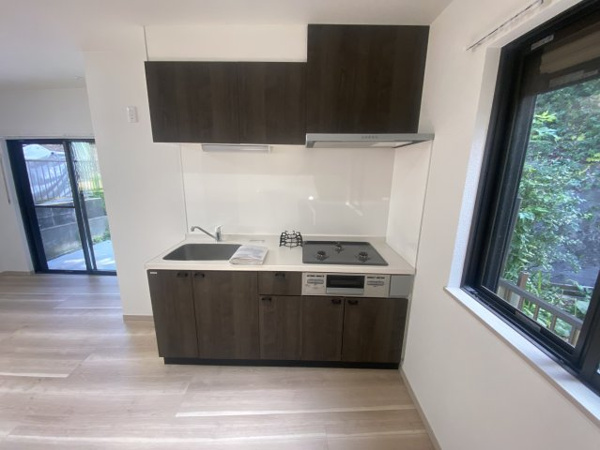 【谷津町貸家のキッチン】