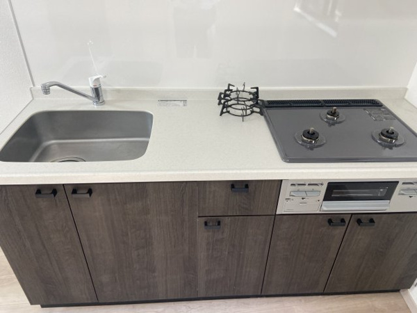 【谷津町貸家のキッチン】