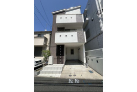 港南台１丁⽬⼾建ての外観