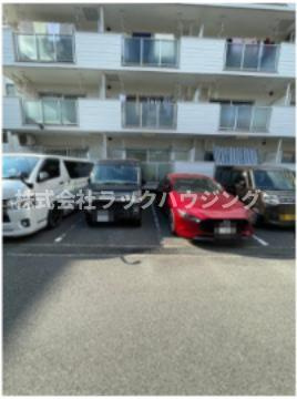 ジョイライフ14の駐車場